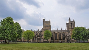 英国大学不收中国学生