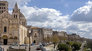 剑桥大学<em>圣<em>约翰</em></em><em>学院</em>的介绍